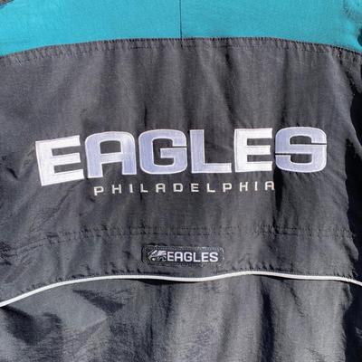 LOT 271 A: NFL Reebok Philadelphia Eagles Size X-Large Coat