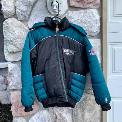 LOT 272 A: NFL Experience Pro Player Philadelphia Eagles Puffer Jacket