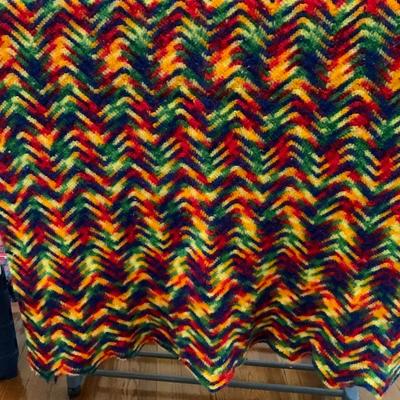 Handmade Crocheted Afghan 40“ x 52“.