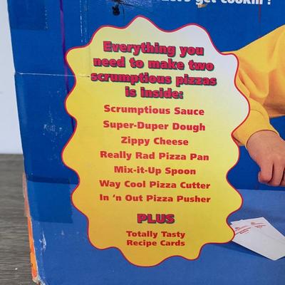 LOT 278 A: NIP 1999 Wham-O Chuck E. Cheese's Pizza Factory