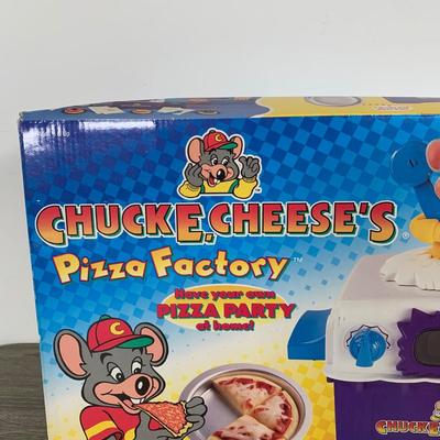 LOT 278 A: NIP 1999 Wham-O Chuck E. Cheese's Pizza Factory