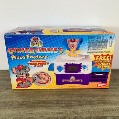 LOT 278 A: NIP 1999 Wham-O Chuck E. Cheese's Pizza Factory