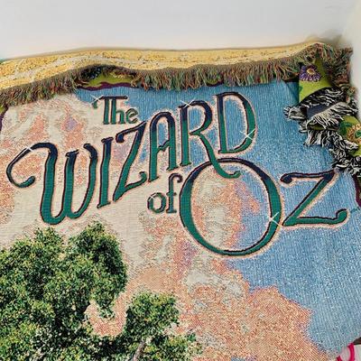 LOT 279 A: NWT 2000 The Wizard Of Oz Throw Pillow & Blanket