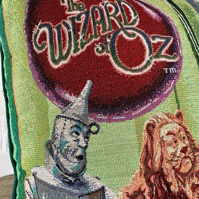 LOT 279 A: NWT 2000 The Wizard Of Oz Throw Pillow & Blanket