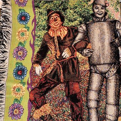 LOT 279 A: NWT 2000 The Wizard Of Oz Throw Pillow & Blanket