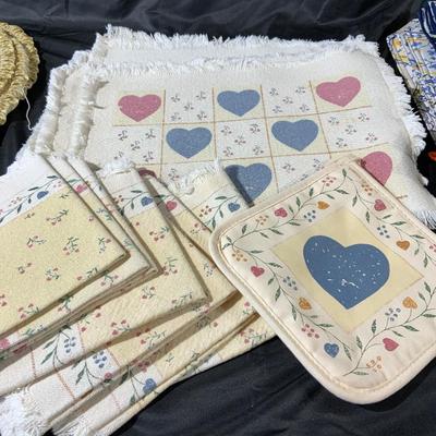 Lot of Placemats, Napkins and kitchen towels