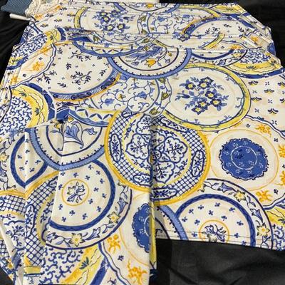 Lot of Placemats, Napkins and kitchen towels
