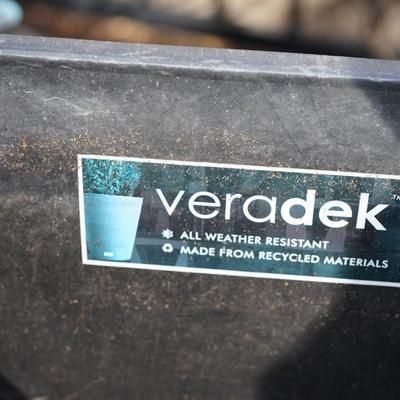 PAIR OF VERDEK INDOOR /OUTDOOR V-RESIN PLANTERS