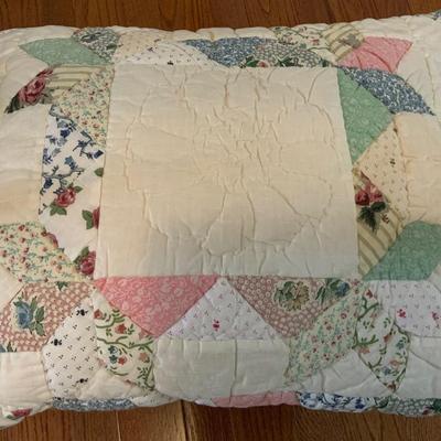 Lot of pillow and quilted Pillow sham.