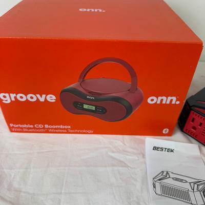 1105 Portable CD Boombox With Inverter