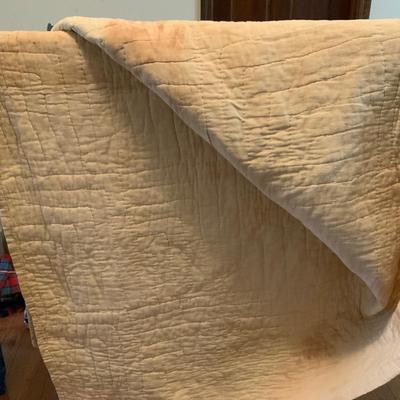 Drunkard’s Path block patterned Vintage Quilt 70” x 67”