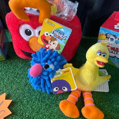 G46-Sesame Street plus extras