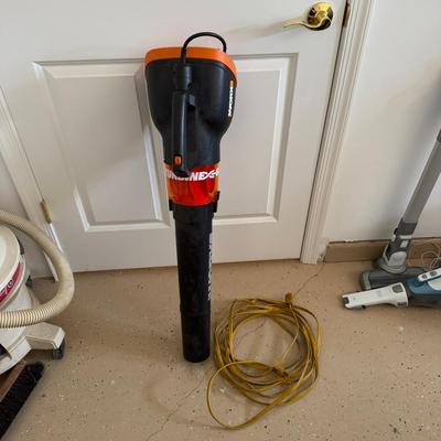 1111 Worx WG520 Blower