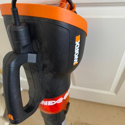 1111 Worx WG520 Blower