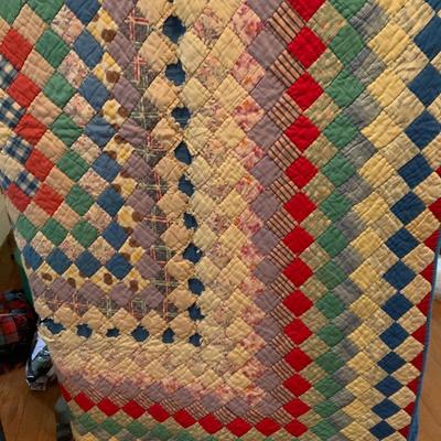 Vintage” Trip around the world” quilt 62“ x 62“