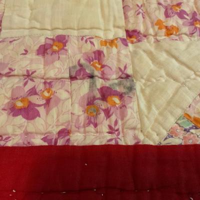 Vintage Patchwork Quilt. 60“ x 76“.