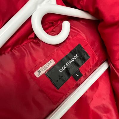 Lot 146 4 Women's vests -black, grey, white, red (2 L and 2 XL)