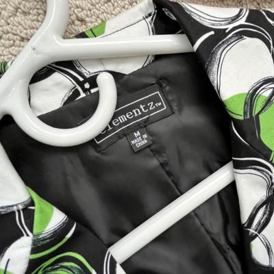 Lot 153 2 leather jackets (1 size 6, 1 size 8, 2 cloth blazers (1 size 6, 1 M)