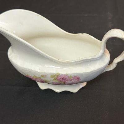 Vienna Austria The Munich China & Semi Vitreous Porcelain Gravy Boat