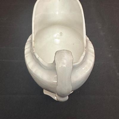 Vienna Austria The Munich China & Semi Vitreous Porcelain Gravy Boat