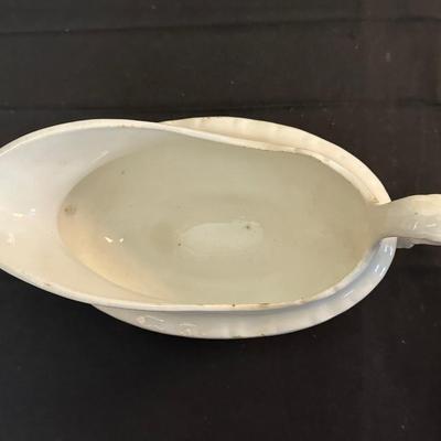 Vienna Austria The Munich China & Semi Vitreous Porcelain Gravy Boat