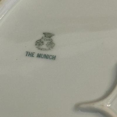 Vienna Austria The Munich China & Semi Vitreous Porcelain Gravy Boat