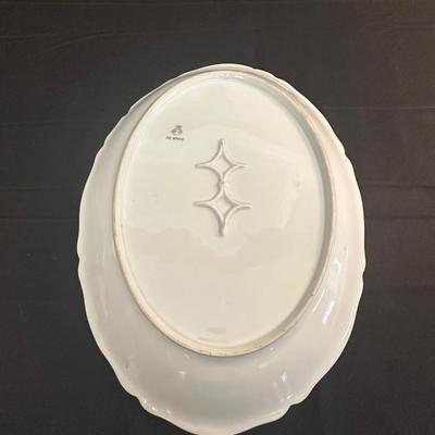 Vienna Austria The Munich China & Semi Vitreous Porcelain Gravy Boat