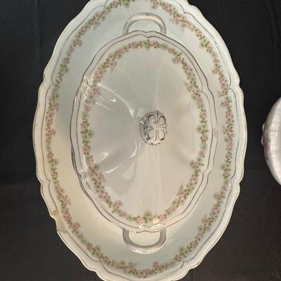 Vienna Austria The Munich China & Semi Vitreous Porcelain Gravy Boat