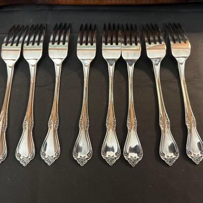 S.S.S.by Oneida Silverware and Wooden Box