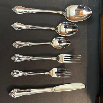 S.S.S.by Oneida Silverware and Wooden Box