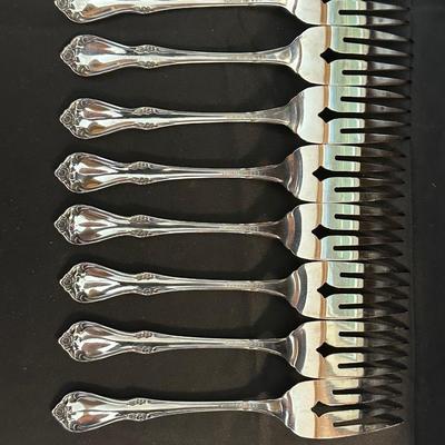 S.S.S.by Oneida Silverware and Wooden Box