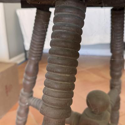 Wooden Spindle Leg Parlor Table (B3-DZ)