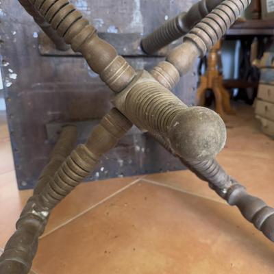 Wooden Spindle Leg Parlor Table (B3-DZ)