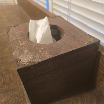 Tissue box