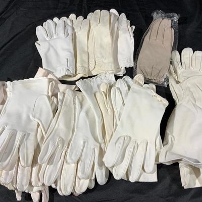 Lot of Ladies Small Vintage Gloves including Leather and Lace