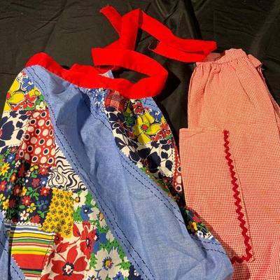 Lot of 4 Vintage Kitchen Aprons