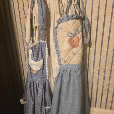 Apron rack