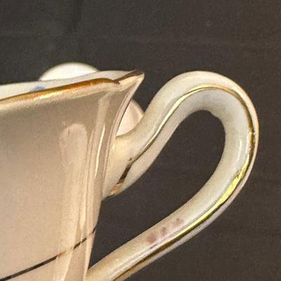 Grosvenor China Made in England Tea Cups & Plates