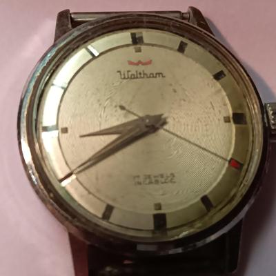 JUSTIN MAXAM SPORTS KNIFE. WORKING WALTHAM WATCH AND TIMEX WATCH THAT DOES NOT WORK