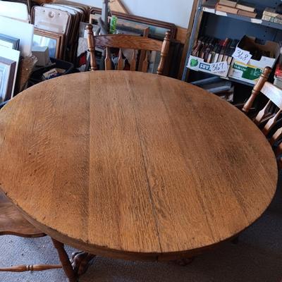 RUSTIC ANTIQUE PEDESTAL TABLE WITH LION PAW FEET AND 4 CHAIRS