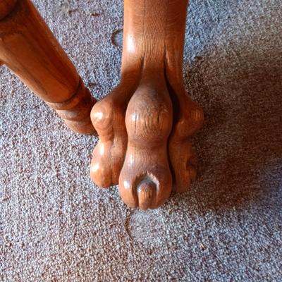 RUSTIC ANTIQUE PEDESTAL TABLE WITH LION PAW FEET AND 4 CHAIRS