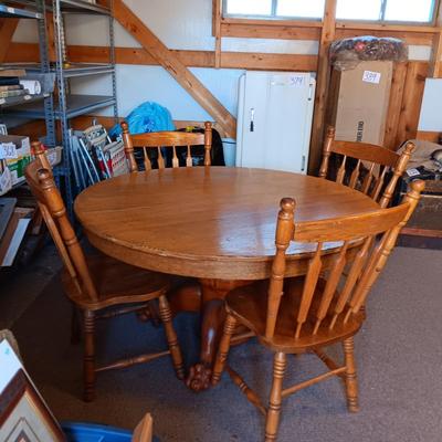 RUSTIC ANTIQUE PEDESTAL TABLE WITH LION PAW FEET AND 4 CHAIRS