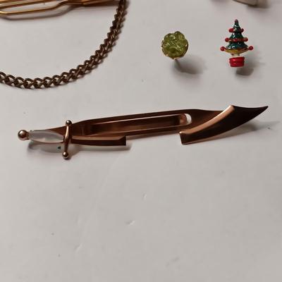 CUFFLINKS, TIE TACKS, TIE CLIPS AND POCKET WATCH STRAP