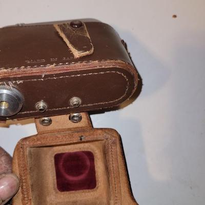 Vintage Samoca 35 mm camera with leather case