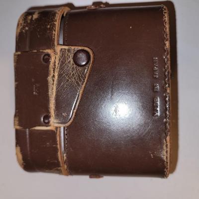 Vintage Samoca 35 mm camera with leather case