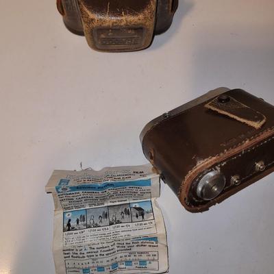 Vintage Samoca 35 mm camera with leather case