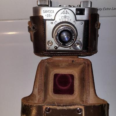 Vintage Samoca 35 mm camera with leather case