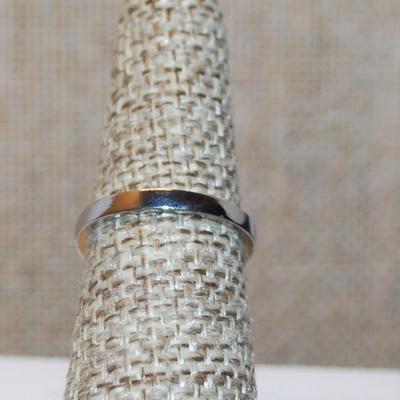 Size 6 Marked .925 Long Diamond Shaped Party Glitter Stone Ring on a Silver Band (4.4g)