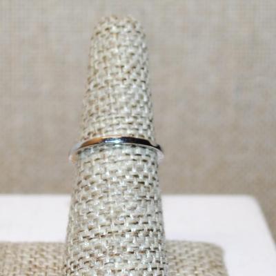 Size 6¼ Marked .925 Square Cushion Cut Clear Stone Ring with Tiny Side Stones Accents on a Silver Band (3.0g)