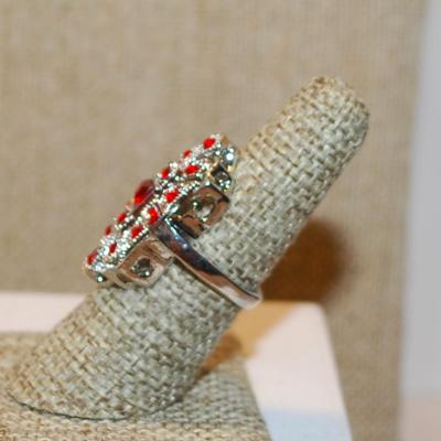 Size 7 Large Red & Silver Party Style Ring on a Solid Silver Tone Band (7.3g)